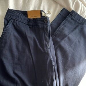 NWT Navy LL Bean favorite fit straight pant. 12 petite